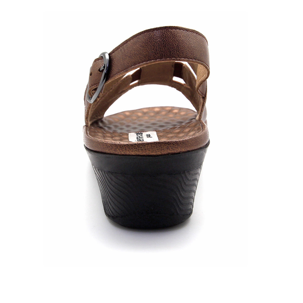 ស្បែកជើងនារី Pierre Cardin ស្បែកជើងកវែងនារី ស្បែកជើងកែងជើងរាបស្មើ ស្រួលពាក់ ផលិតពីស្បែកពិតប្រាកដ ពណ៌ Bronze Gold ទំហំ 21SS242 