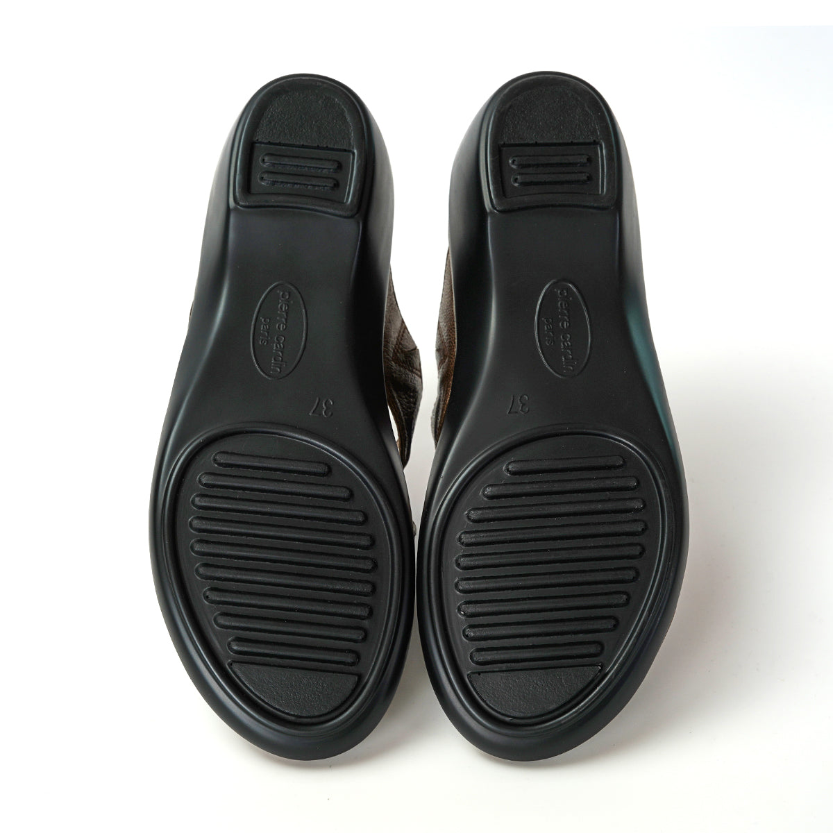 ស្បែកជើងសុខភាពនារី Pierre Cardin ទន់ស្រួលពាក់ ផលិតពីស្បែកពិតប្រាកដ ប្រផេះ ម៉ូដែល 23SS294