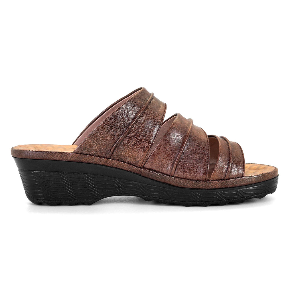 ស្បែកជើងនារី Pierre Cardin ស្បែកជើងប៉ាតា ស្បែកជើងផ្ទាត់ ទន់ស្រួលពាក់ ផលិតពីស្បែកសុទ្ធ ពណ៌ត្នោត ម៉ូដែល 22SS254 
