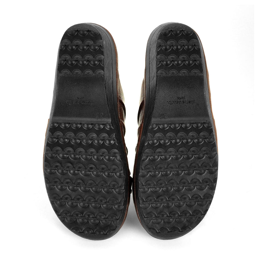 ស្បែកជើងនារី Pierre Cardin ស្បែកជើងប៉ាតា ស្បែកជើងផ្ទាត់ ទន់ស្រួលពាក់ ផលិតពីស្បែកសុទ្ធ ពណ៌ត្នោត ម៉ូដែល 22SS254 