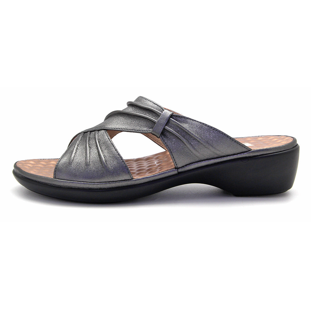 ស្បែកជើងសុខភាពនារី Pierre Cardin ទន់ស្រួលពាក់ ផលិតពីស្បែកពិតប្រាកដ ប្រផេះ ម៉ូដែល 23SS294