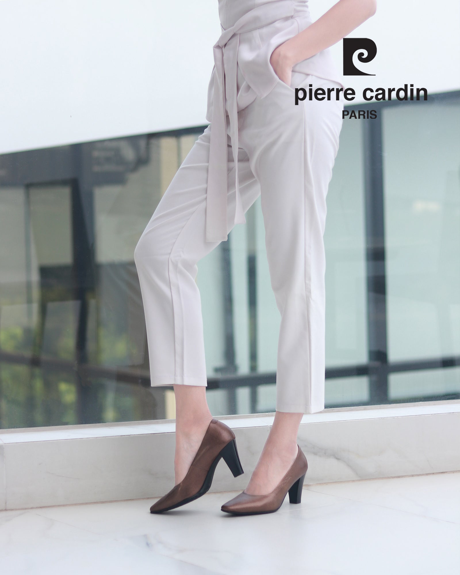 ស្បែកជើងកែងជើងនារី Pierre Cardin ទន់ស្រួលពាក់ ផលិតពីស្បែកសុទ្ធ សំរិទ្ធមាស ទំហំ 23WD314