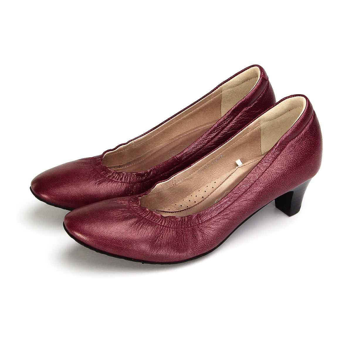 Pierre Cardin รองเท้าผู้หญิง รองเท้าส้นสูง รองเท้าส้นสูงทรง Pump นุ่มสบาย ผลิตจากหนังแท้ สีดำเงา รุ่น 24SD323
