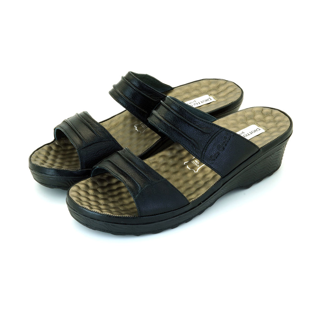 ស្បែកជើងនារី Pierre Cardin ស្បែកជើងប៉ាតា ស្បែកជើងផ្ទាត់ ទន់ស្រួលពាក់ ផលិតពីស្បែកសុទ្ធ ពណ៌ខ្មៅ ម៉ូឌែល 24SS342 
