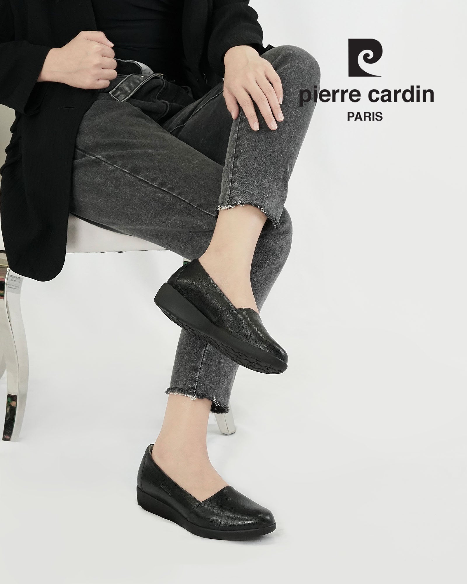 ស្បែកជើងសំប៉ែតនារី Pierre Cardin ទន់ស្រួលពាក់ ផលិតពីស្បែកសុទ្ធ ពណ៌ខ្មៅ ម៉ូដែល 27WC455