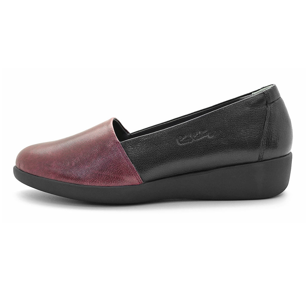 ស្បែកជើងសំប៉ែតនារី Pierre Cardin ទន់ស្រួលពាក់ ផលិតពីស្បែកសុទ្ធ ពណ៌ខ្មៅ ម៉ូដែល 27WC455