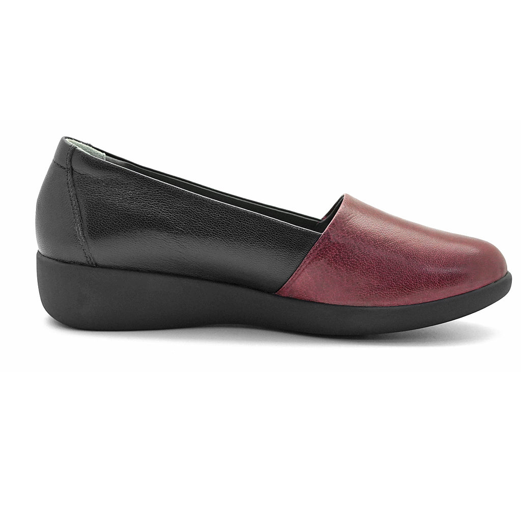 ស្បែកជើងសំប៉ែតនារី Pierre Cardin ទន់ស្រួលពាក់ ផលិតពីស្បែកសុទ្ធ ពណ៌ខ្មៅ ម៉ូដែល 27WC455