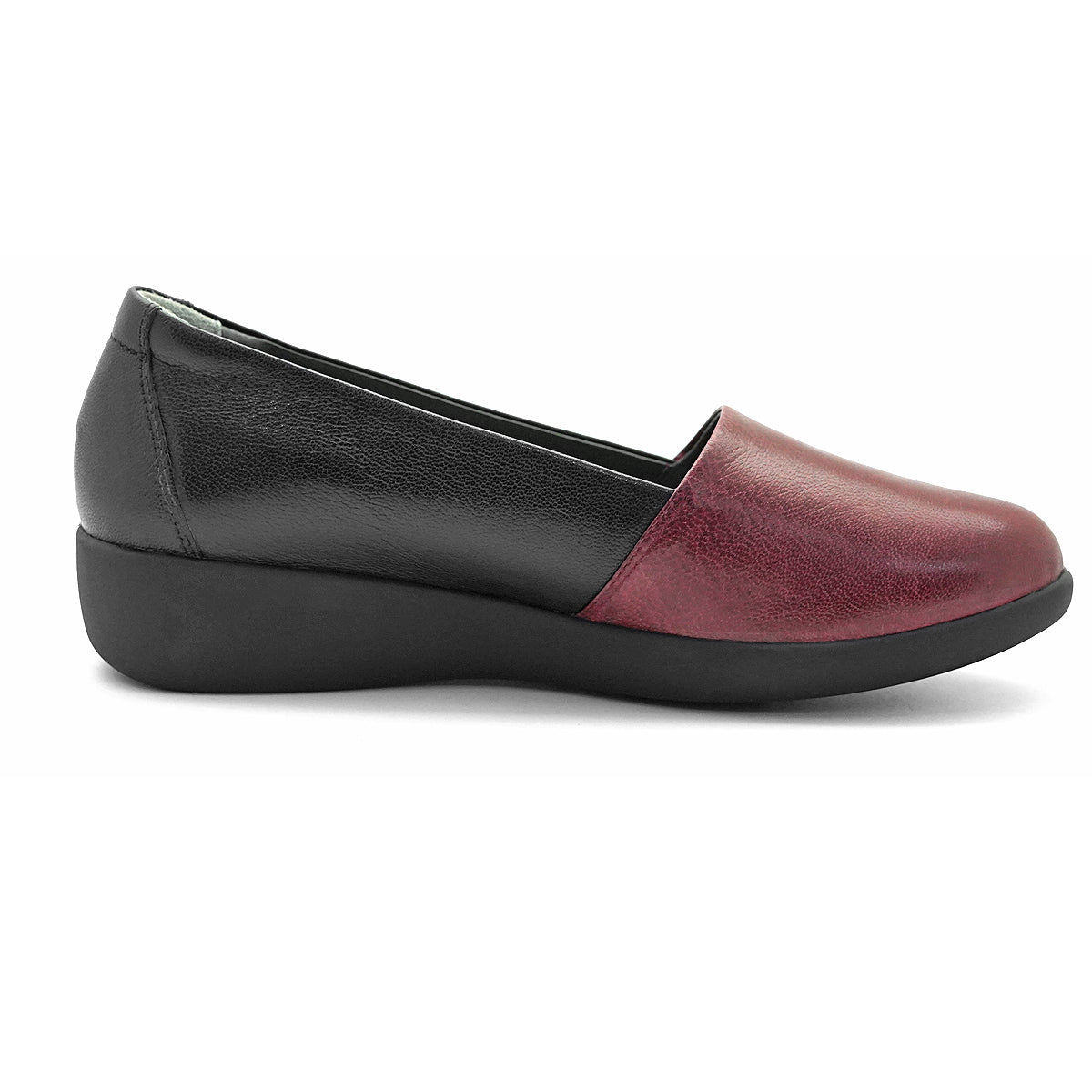 ស្បែកជើងសំប៉ែតនារី Pierre Cardin ទន់ស្រួលពាក់ ផលិតពីស្បែកសុទ្ធ ពណ៌ខ្មៅ ម៉ូដែល 27WC455