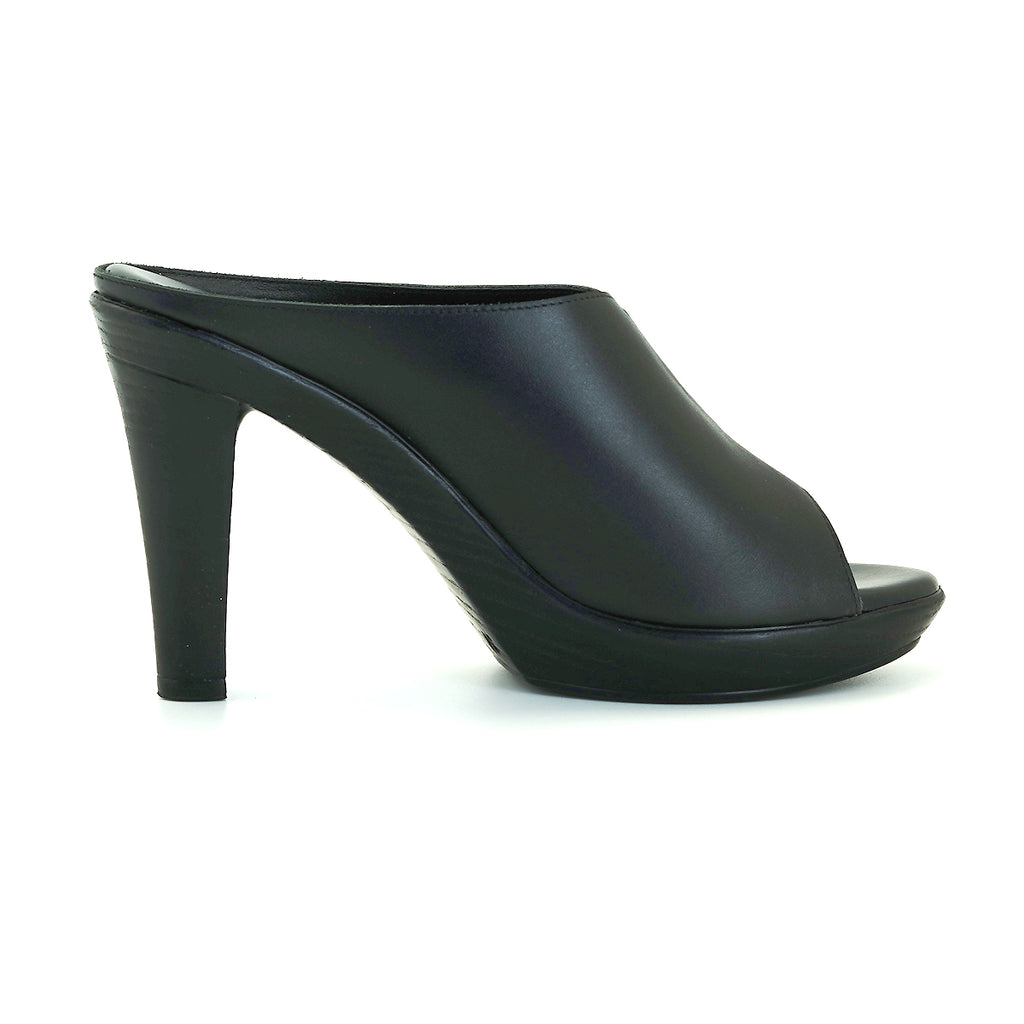 ស្បែកជើងនារី Pierre Cardin កែងជើងខ្ពស់ កែងជើងខ្ពស់ ទន់ស្រួលពាក់ ផលិតពីស្បែកពិតប្រាកដ ពណ៌សំរិទ្ធ ម៉ូដែល 31PS804 