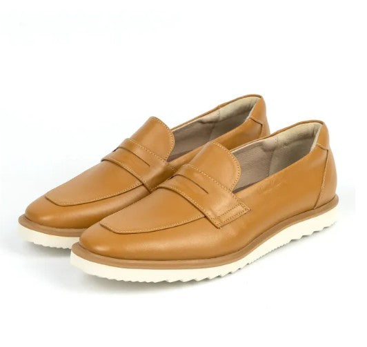 ស្បែកជើងនារី Pierre Cardin ផ្ទះល្វែង ស្បែកជើងកវែង ទន់ និងស្រួលពាក់ ផលិតពីស្បែកពិតប្រាកដ ម៉ូដែល Penny Loafer - 32TC134 