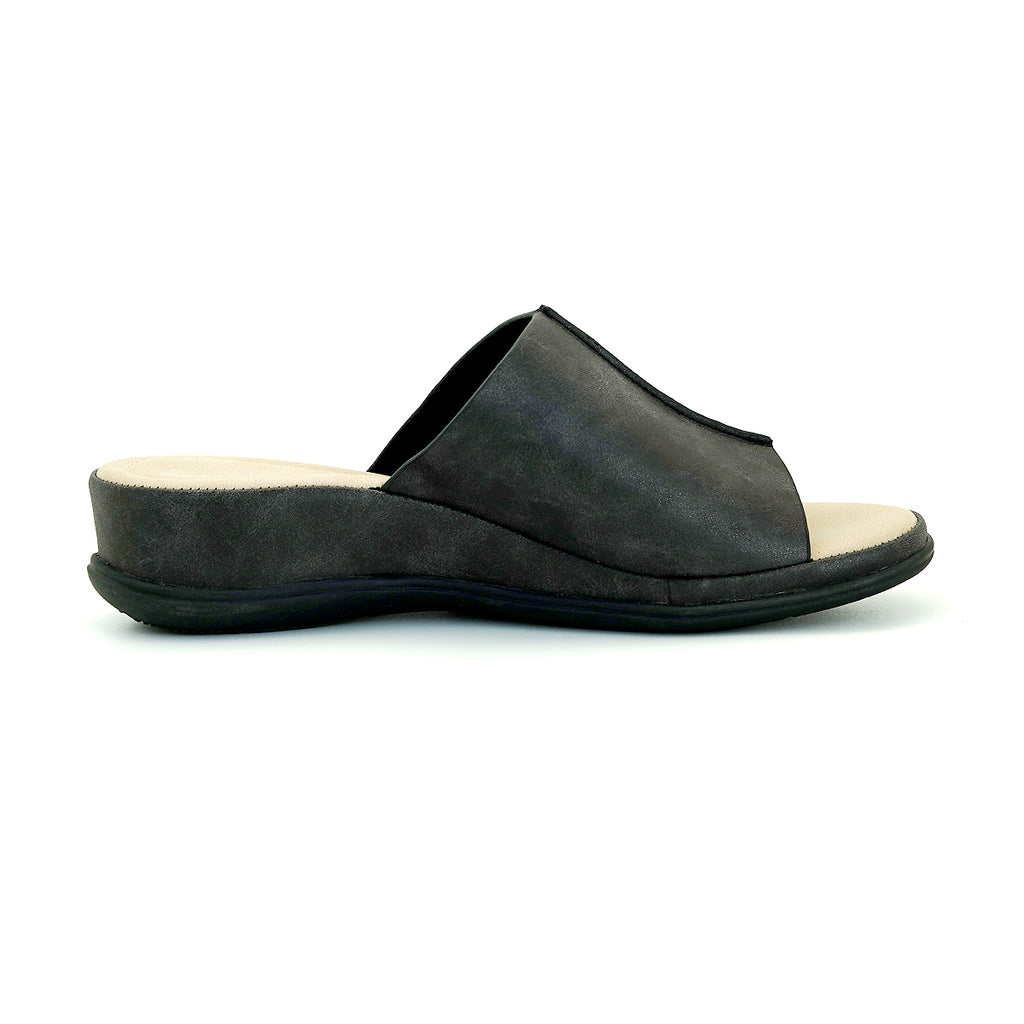 ស្បែកជើងនារី Pierre Cardin ស្បែកជើងប៉ាតាសុខភាព ទន់ស្រួលពាក់ ផលិតពីស្បែកសុទ្ធ ពណ៌ខៀវ ម៉ូដែល 53BS150 