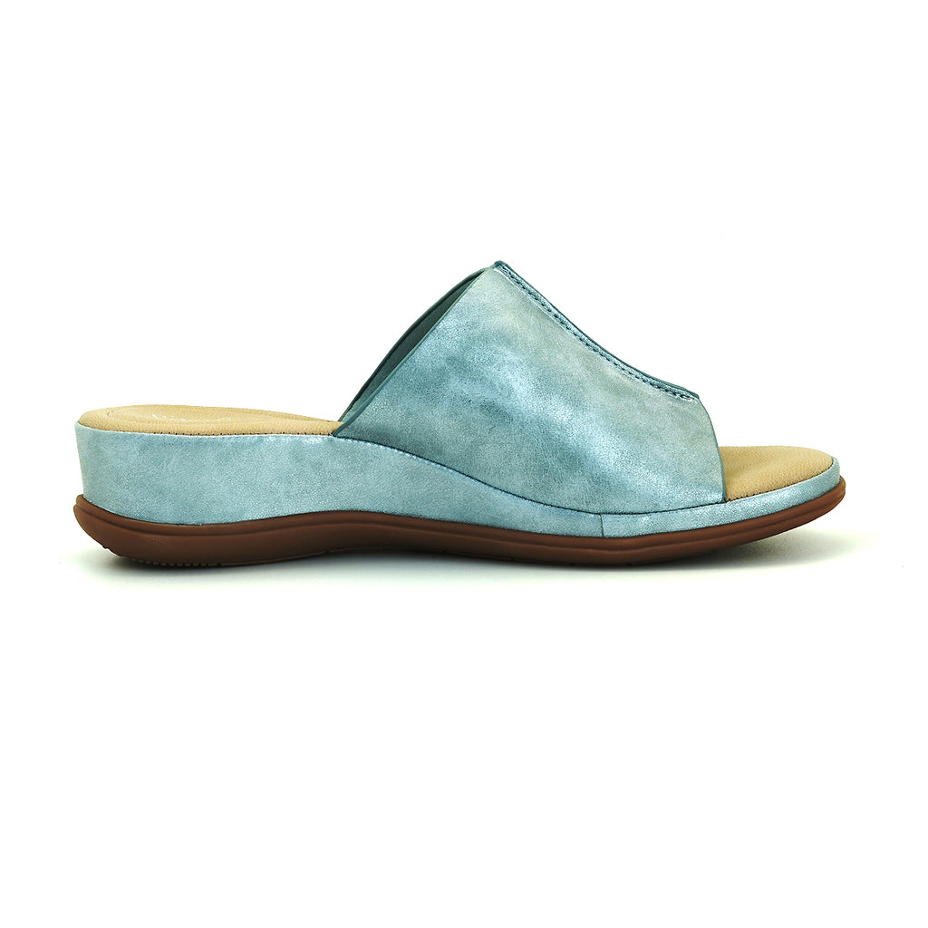 ស្បែកជើងនារី Pierre Cardin ស្បែកជើងប៉ាតាសុខភាព ទន់ស្រួលពាក់ ផលិតពីស្បែកសុទ្ធ ពណ៌ខៀវ ម៉ូដែល 53BS150 