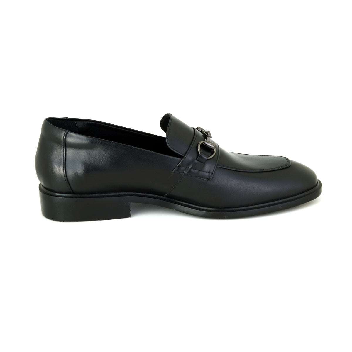 ស្បែកជើងបុរស Pierre Cardin ស្បែកជើងកវែង និងរអិល ទន់ស្រួលពាក់ ផលិតពីស្បែកសុទ្ធ ពណ៌ខ្មៅ ម៉ូដែល 83TD161 