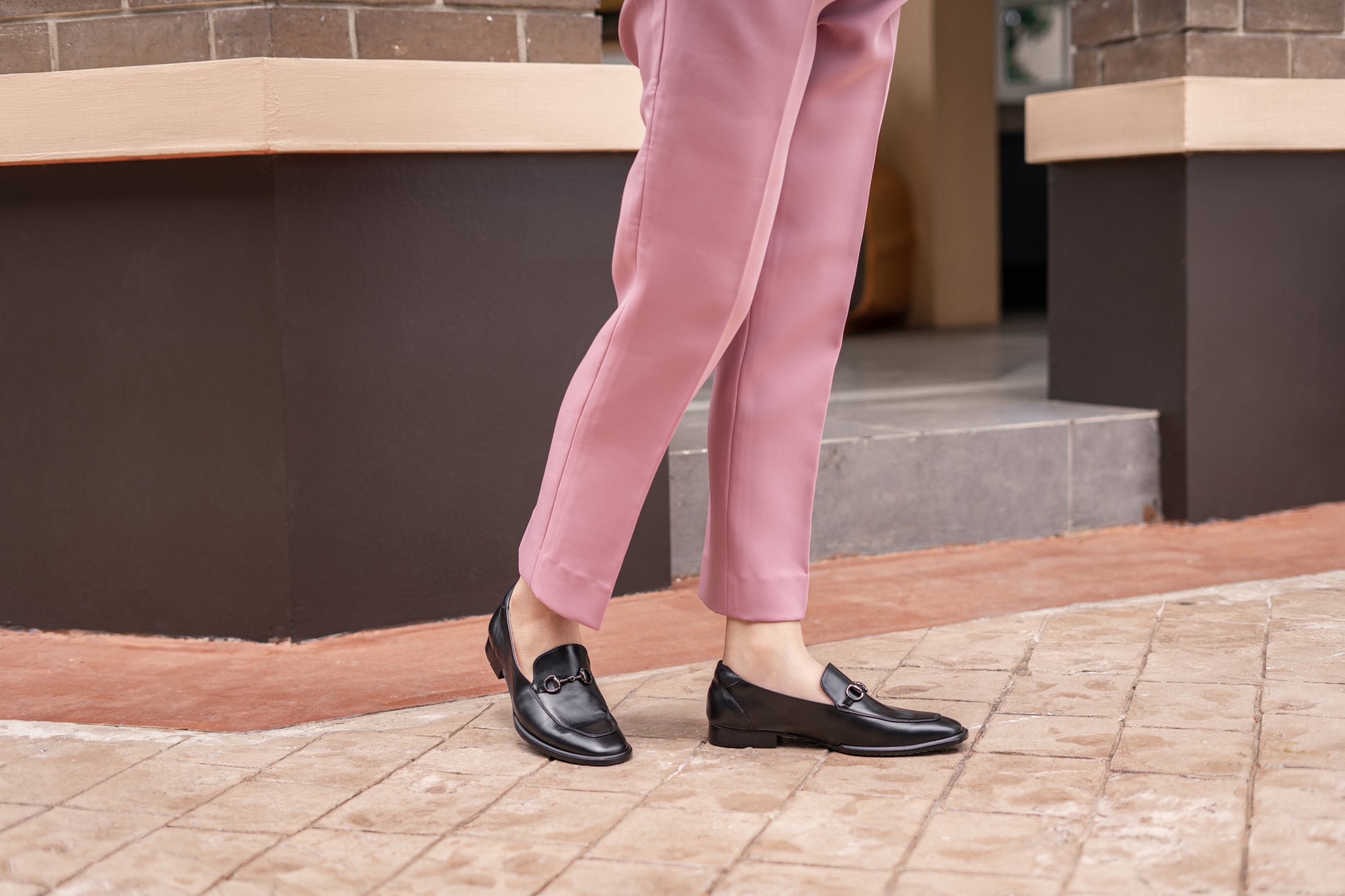 ស្បែកជើងកែងរបស់ស្ត្រី Pierre Cardin ផលិតពីស្បែកសុទ្ធ ពណ៌ខ្មៅ ម៉ូដែល 30TC113
